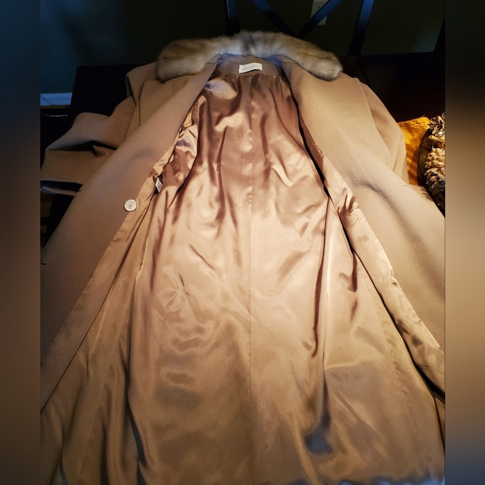 100% Wool, Mink Colar Long Taupe Coat - Picture 7 of 13